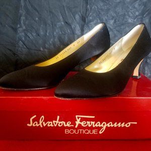 Salvatore Ferragamo Clarissa Black Pumps
